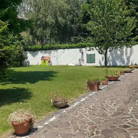 Sara Villa Lecco